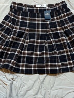 Hollister Black, Brown & White Plaid Pleated Skater Skirt